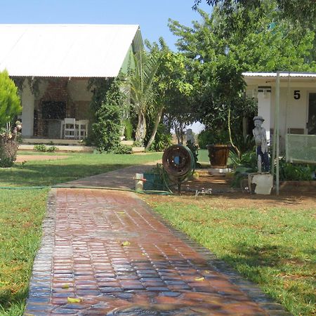 Отель Tropic Of Capricorn Guest Farm Rehoboth Экстерьер фото